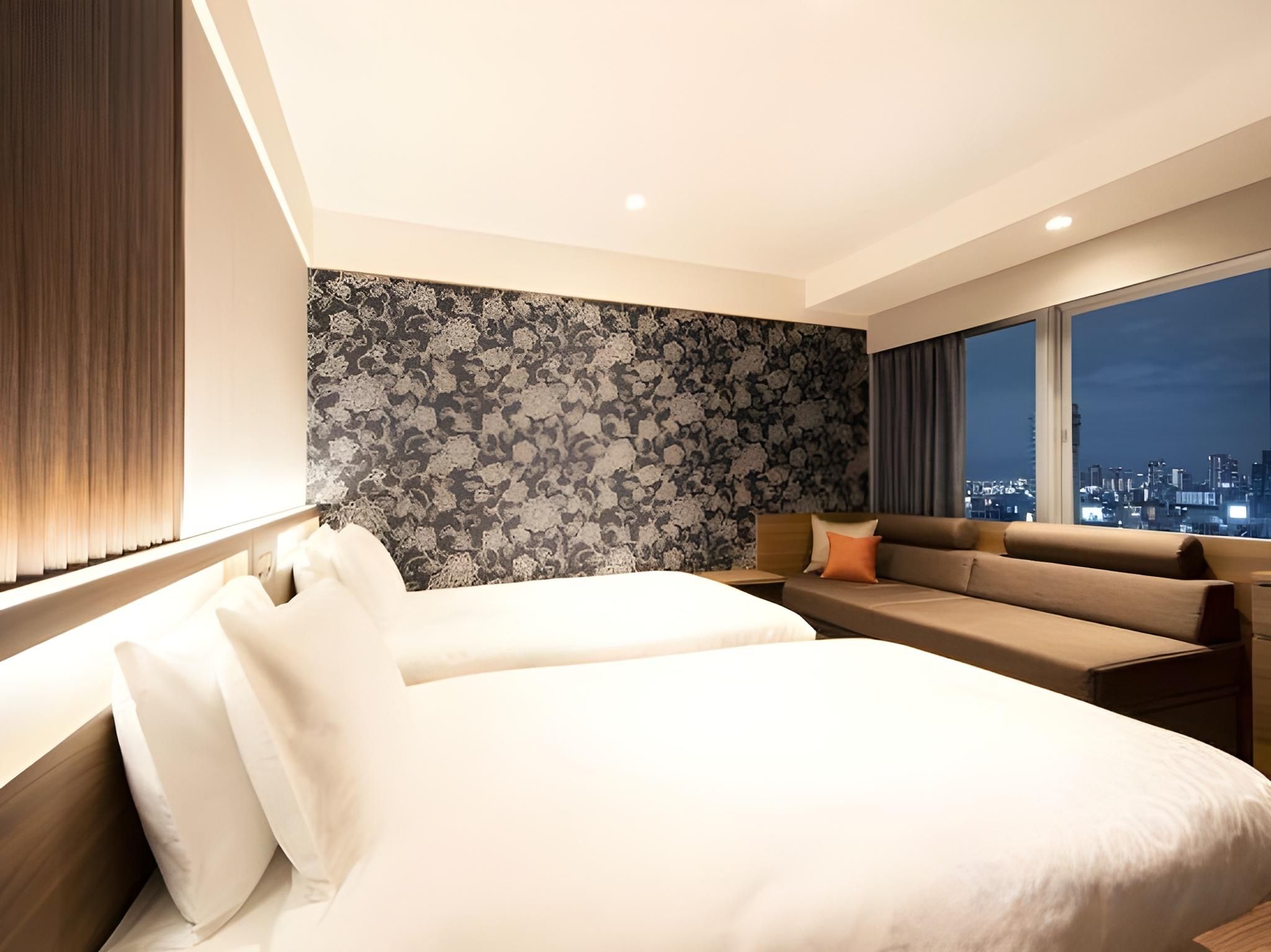 High Floor Superior Twin Room with Sofa Bed