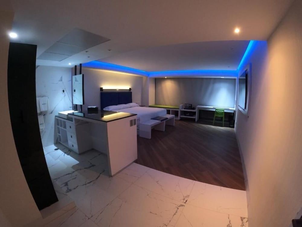 Grand Prix-WeEnjoyHotels-Aeropuerto We family doble 20