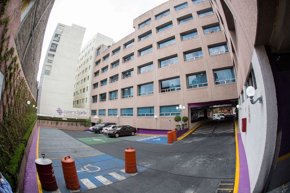 undefined Grand Prix-WeEnjoyHotels-Aeropuerto 6