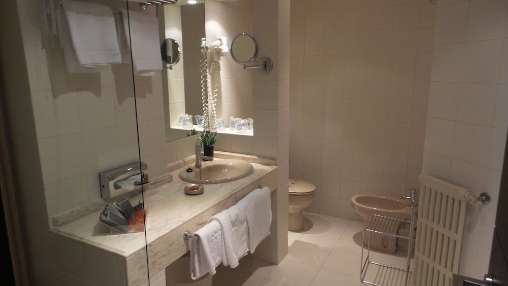 undefined Hotel Moderno Puerta del Sol 9