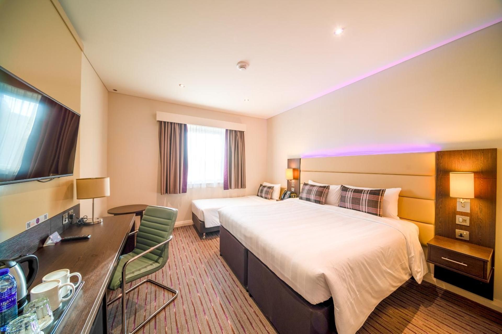 Family Room - Non Smoking - Free Shuttle to Festival City Mall