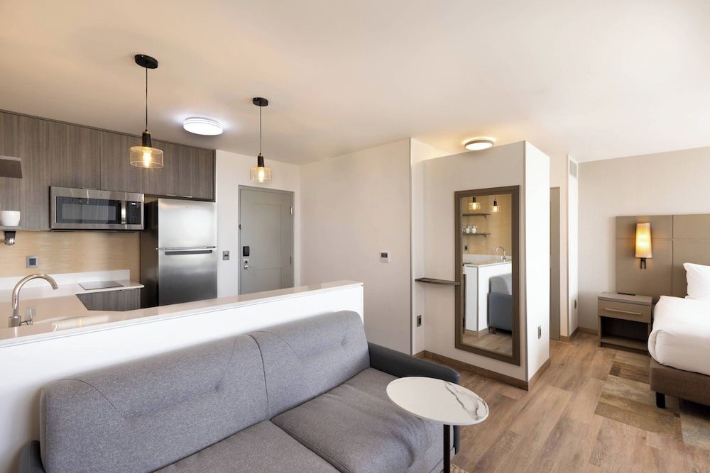 Residence Inn by Marriott Cancun Hotel Zone Studio, 1 King Bed, Balcony 7