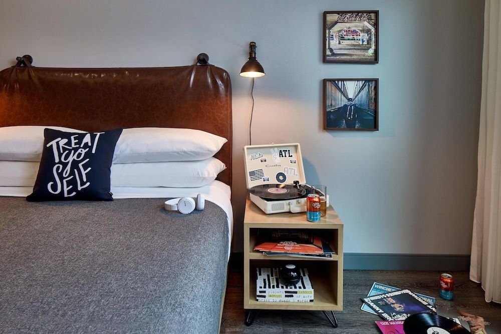 Moxy Atlanta Midtown Room, 2 Queen Beds 3