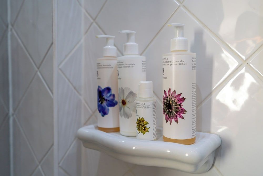 The Avon Causeway Hotel Standard Twin Room, Ensuite 6