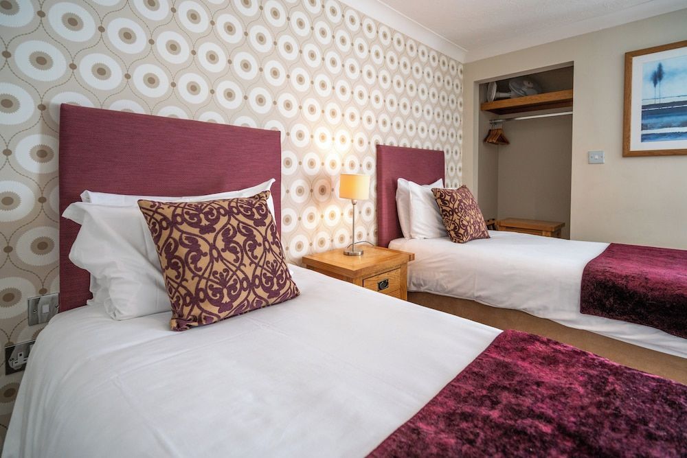 The Avon Causeway Hotel Standard Twin Room, Ensuite