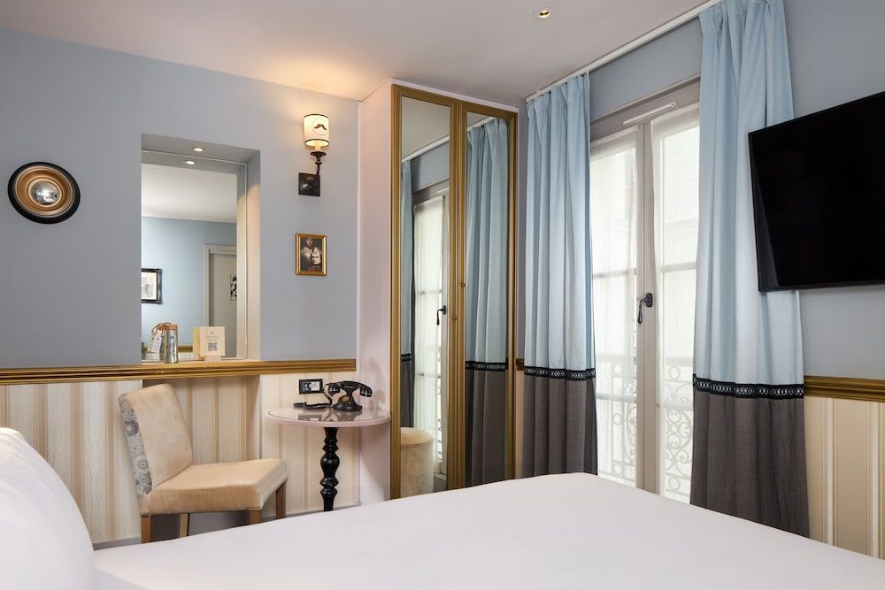 Les Plumes Hôtel Paris Classic Double Room 2