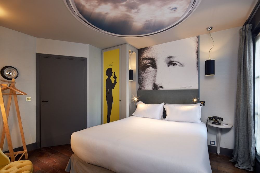 Les Plumes Hôtel Paris Classic Double Room 3