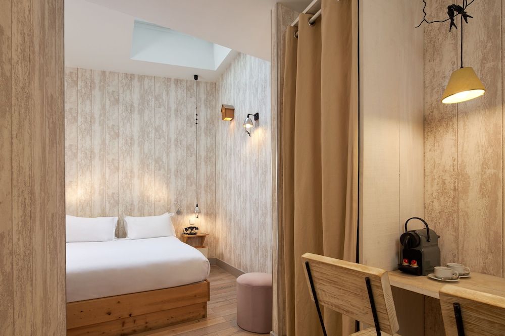 undefined Les Plumes Hôtel Paris 10