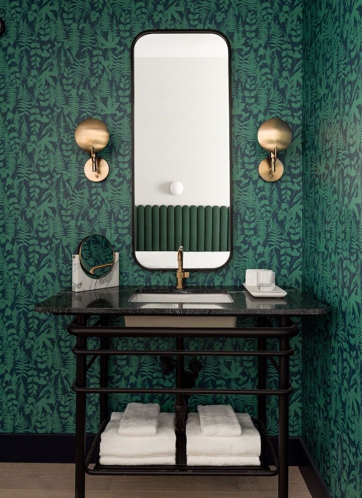 Woodlark Hotel Portland, a Tribute Portfolio Hotel Room, 1 King Bed 3