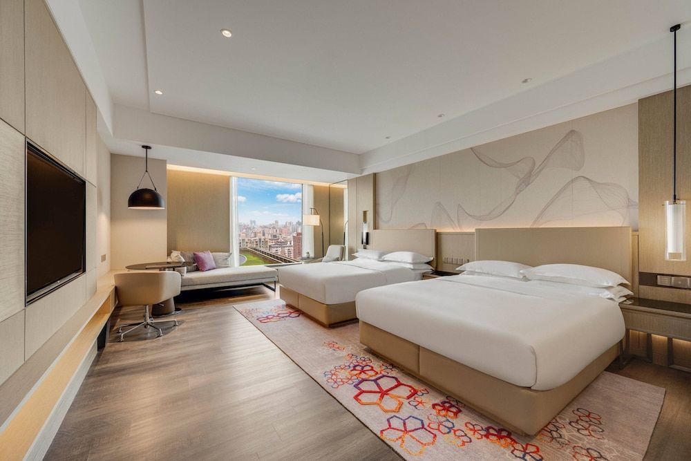 Deluxe Family Room