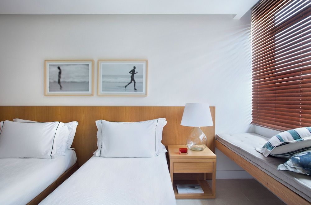 JANEIRO Hotel Deluxe Twin Room, 2 Twin Beds, Partial Ocean View