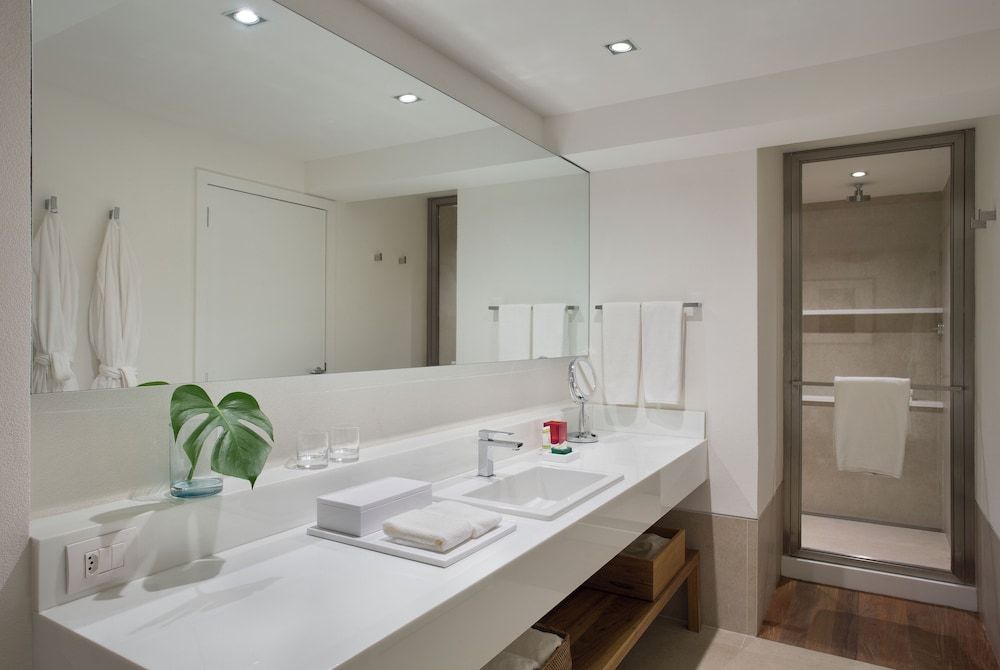 JANEIRO Hotel Deluxe Twin Room, 2 Twin Beds, Partial Ocean View 3