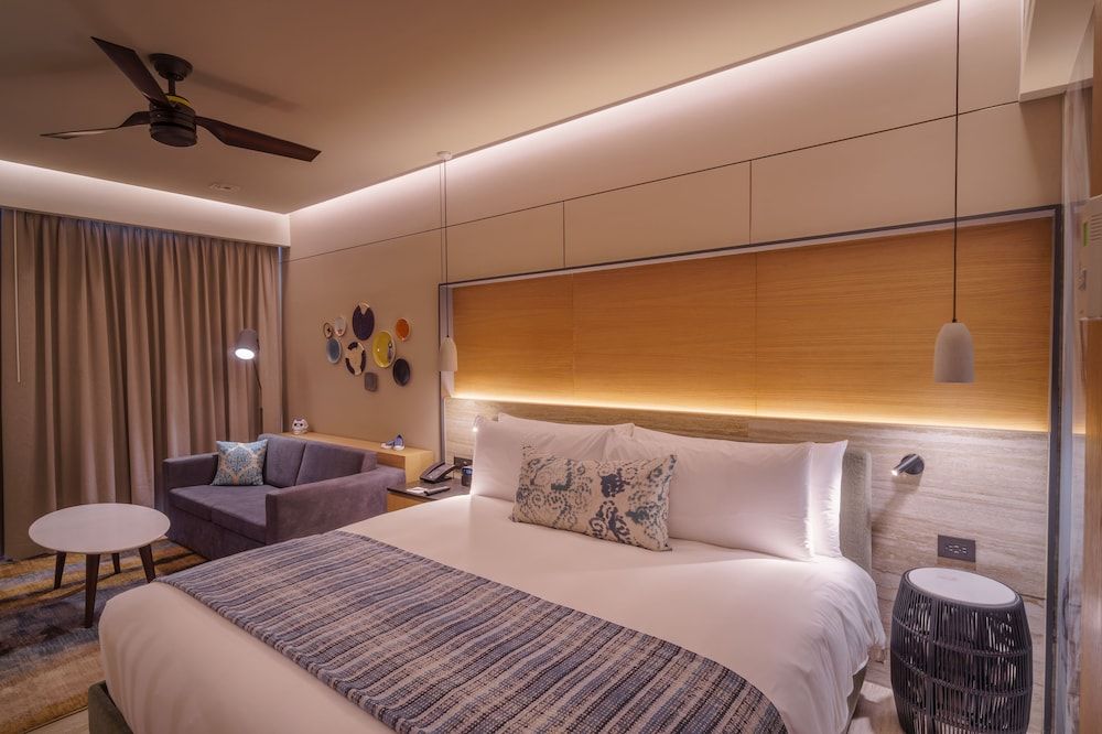 Renaissance Cancun Resort & Marina Deluxe Room, 1 King Bed with Sofa bed, Non Smoking, Balcony