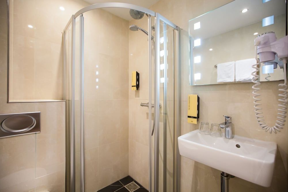 Ozo Hotels Cordial Amsterdam Economy Room, 1 Double Bed 6