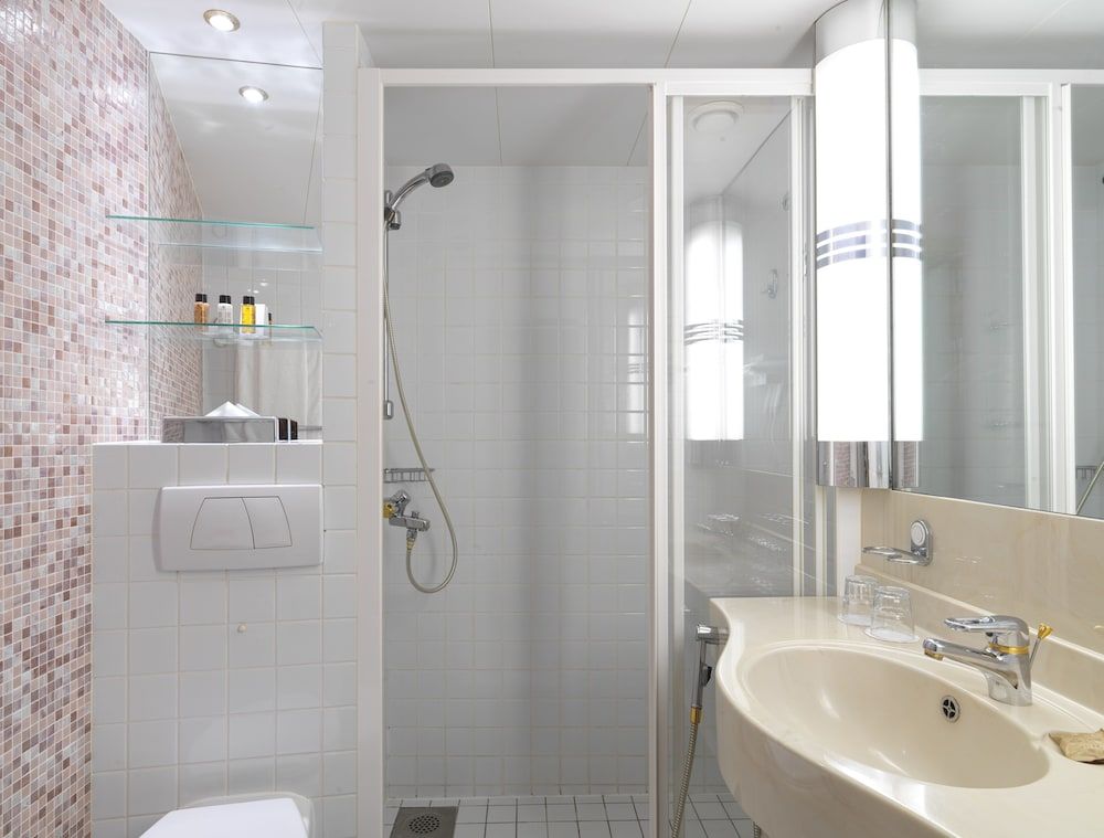 Sunborn London Classic Room, River View