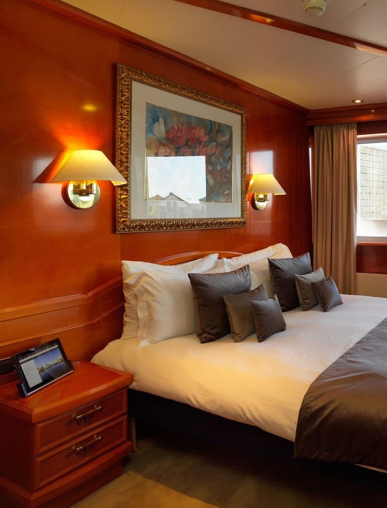 undefined Sunborn London 5