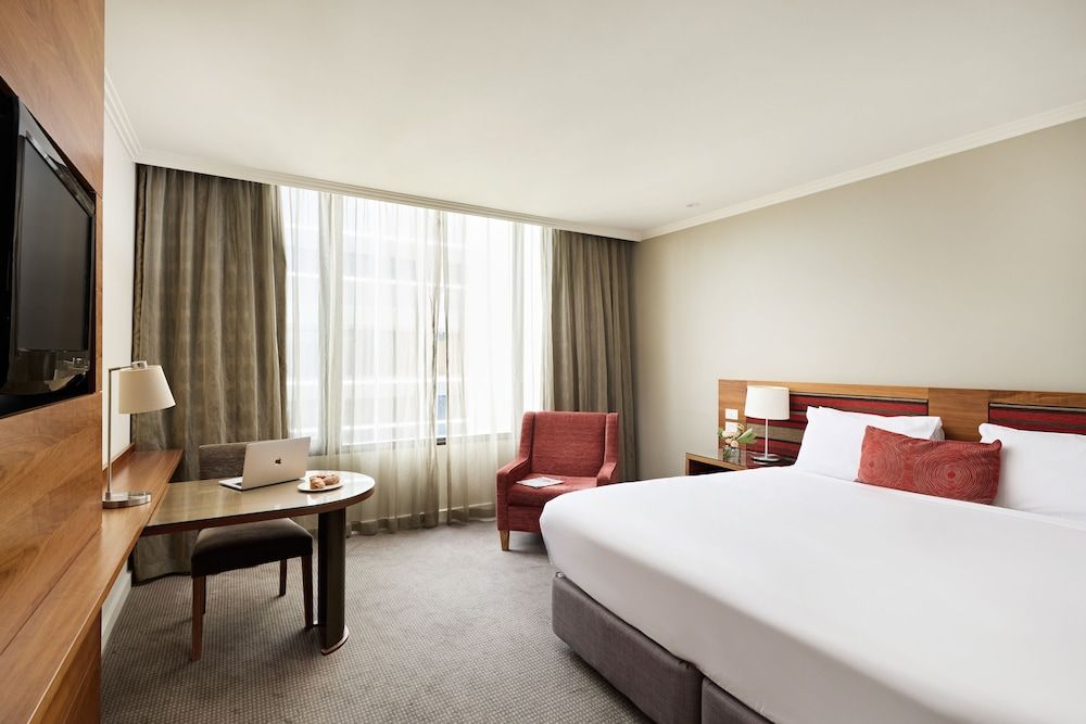 View Melbourne Queen Room with Free Wi-Fi 2