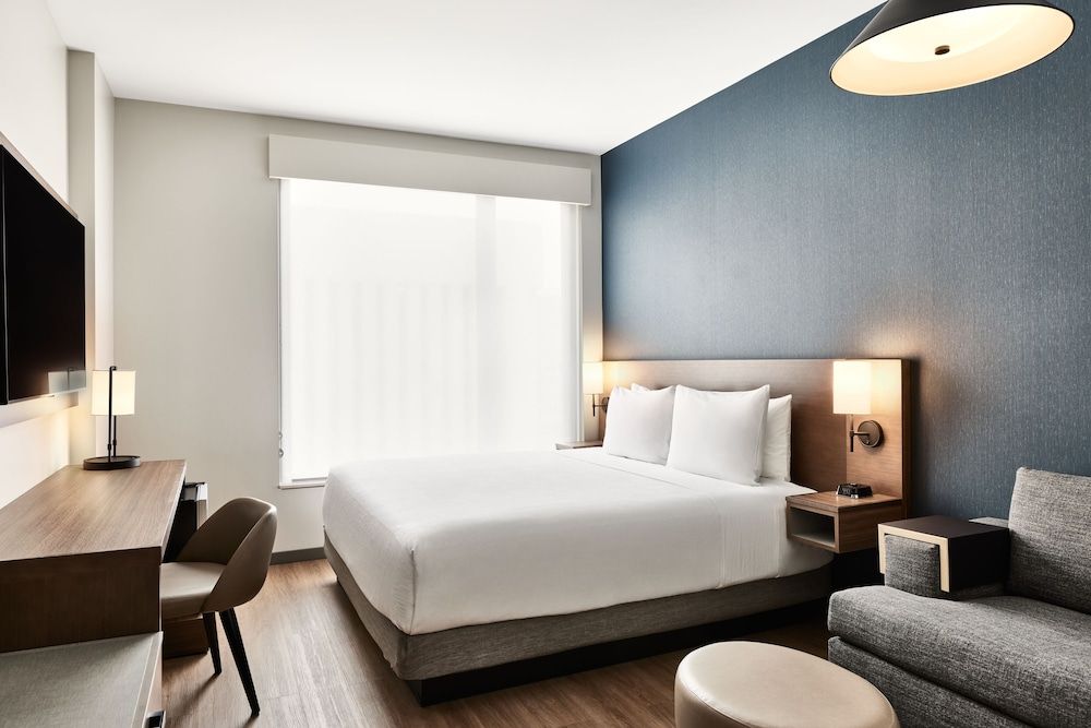undefined Hyatt Place Phoenix / Downtown 3