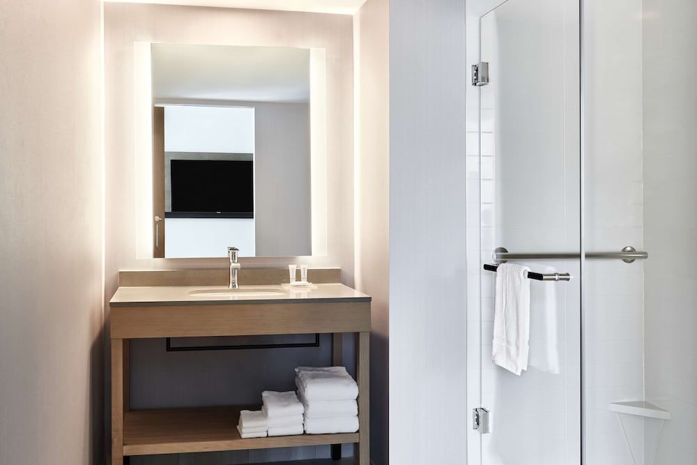 undefined Hyatt Place Phoenix / Downtown 10