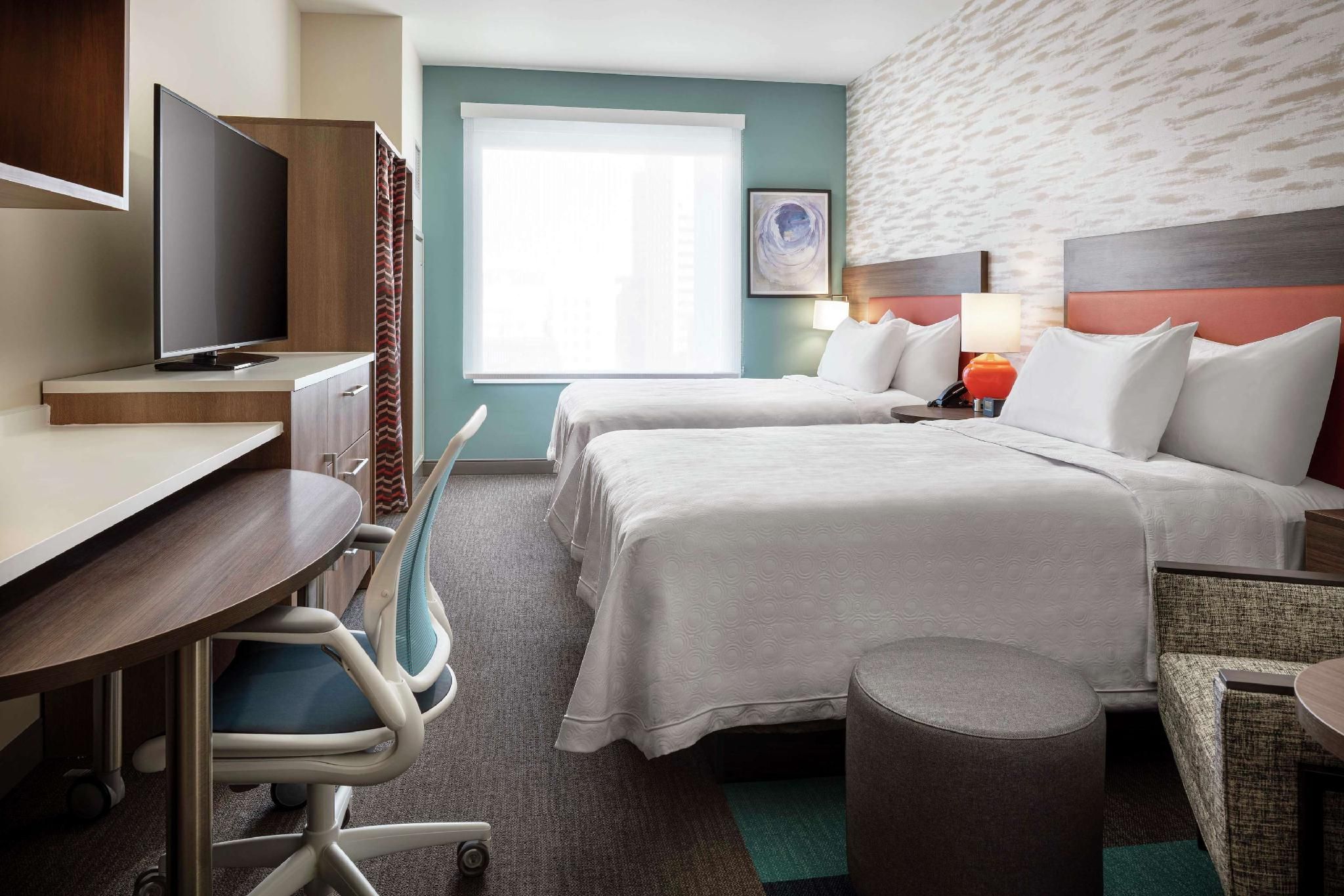 2 Qn Mob/Hear Access Ri Shwr Studio City View