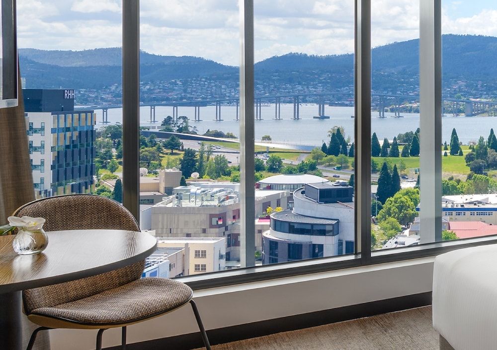 Deluxe Room, 1 King Bed, Harbor View