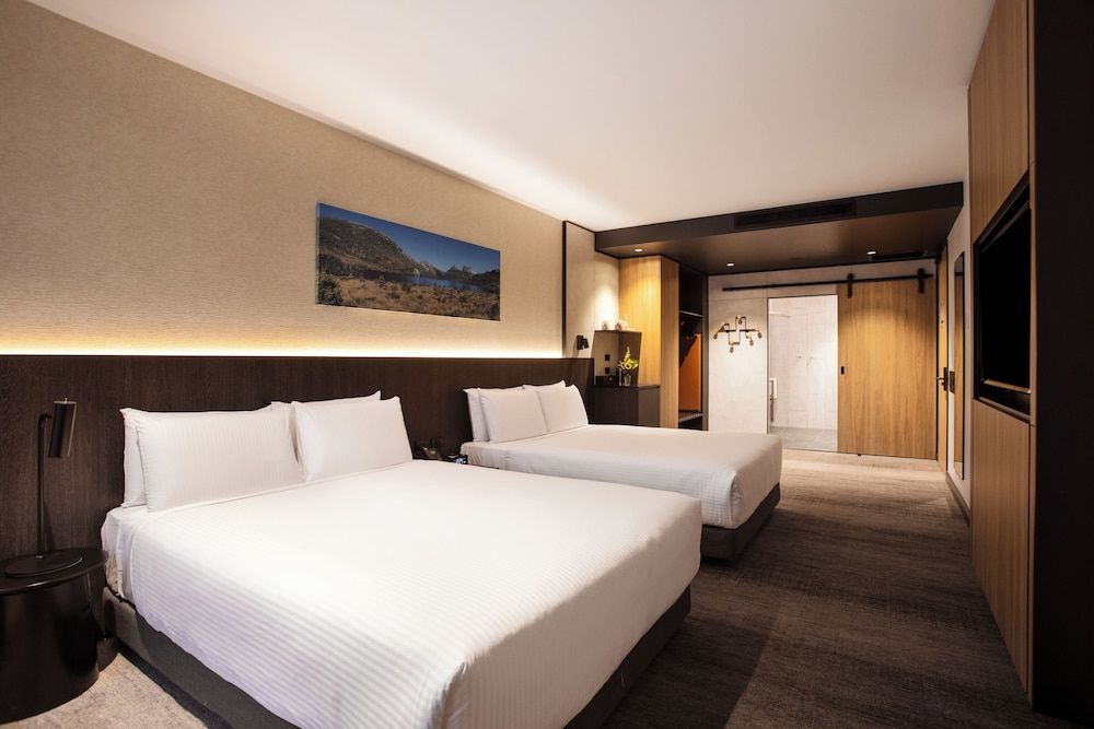 Room, 2 Queen Beds (Interior Room, Accessible)