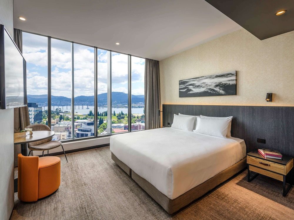 Deluxe Room, 1 King Bed, Harbor View