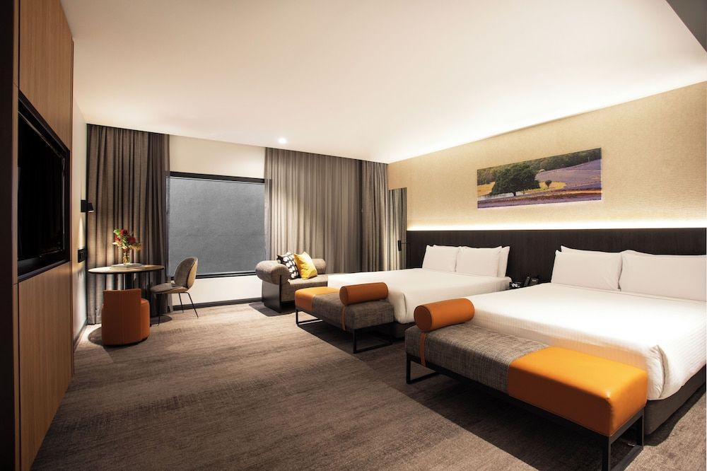 Room, 2 Queen Beds (Interior Room, Accessible)