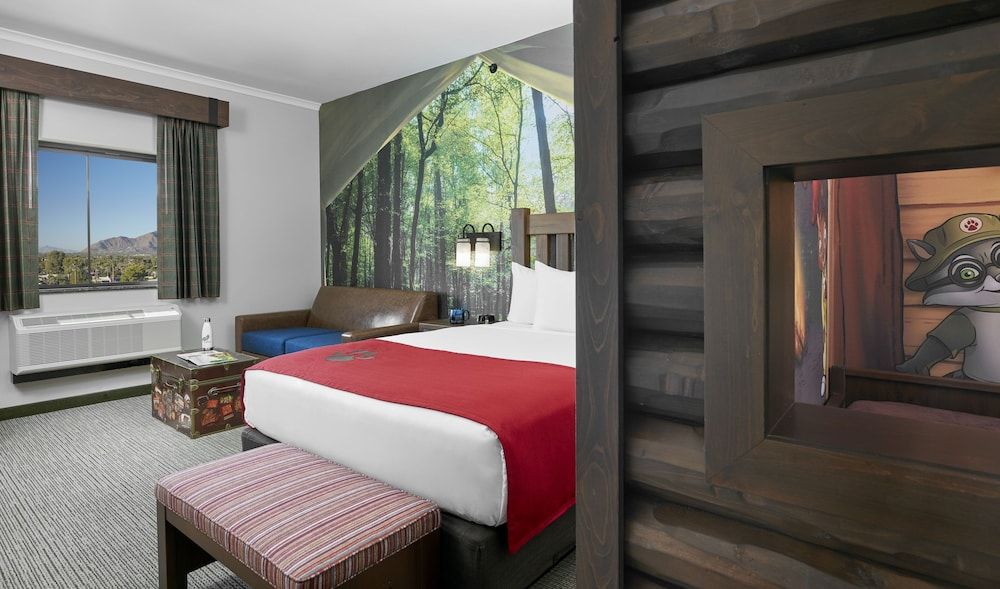 Suite (Kid Cabin - Water Park Included)