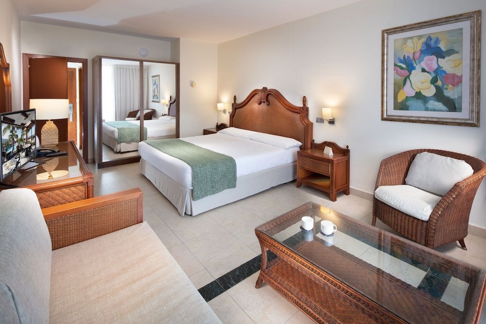 Family Superior Room 2 Adults+2 Children