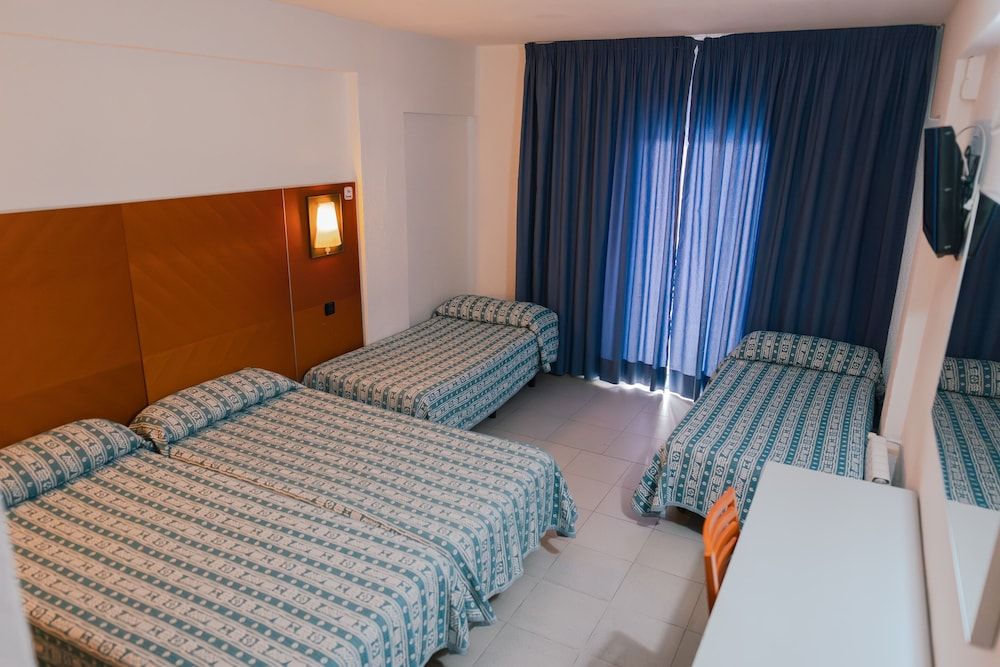 Economy Triple Room (3 Adults)