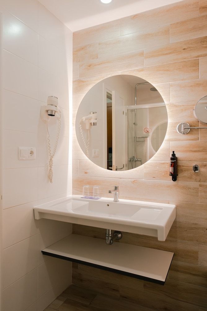 Triple Room (1 Adult + 2 Children)