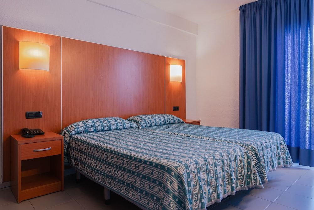 Family Room (Economy 3 Adults + 1 Child)