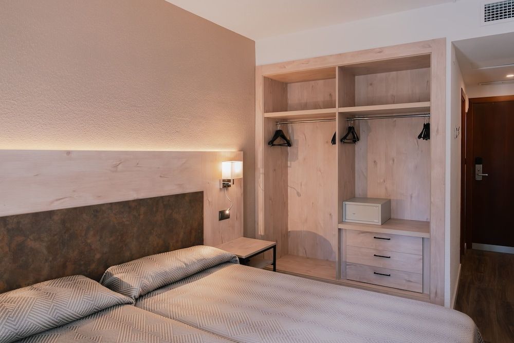 Double Room (2 Adults)