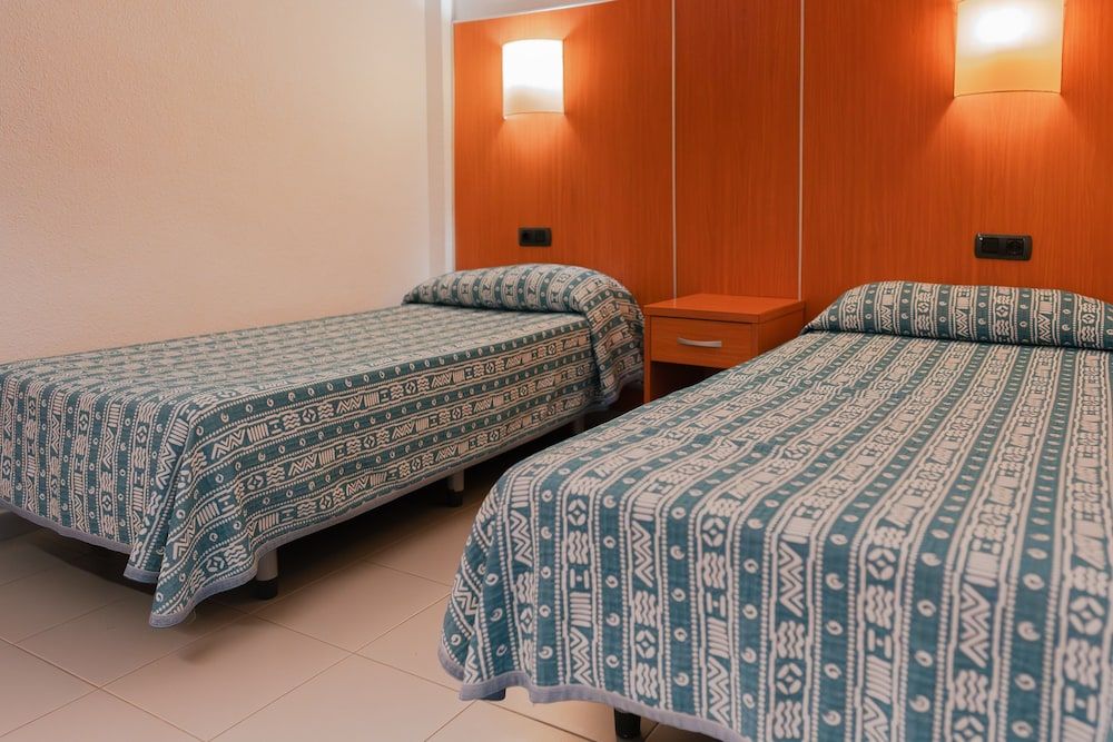 Family Room (Economy 3 Adults + 1 Child)