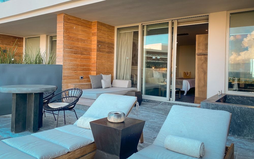 Preferred Club Superior Junior Suite King Ocean View