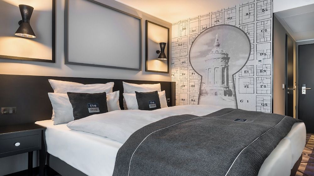 Standard Room, 1 Queen Bed, Accessible Bathtub