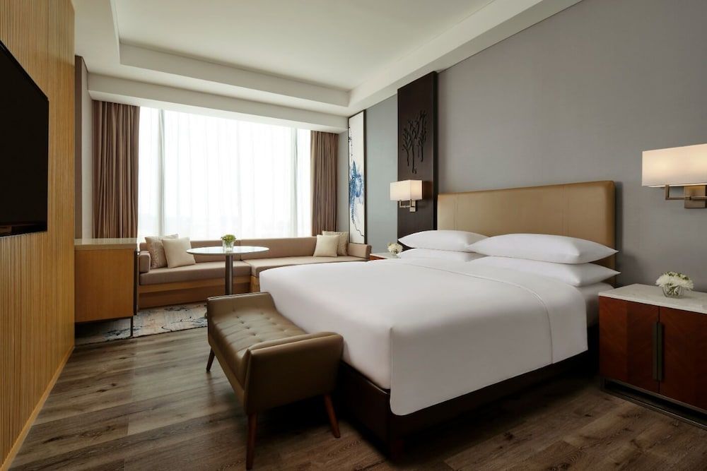 Room, 1 King Bed, Balcony