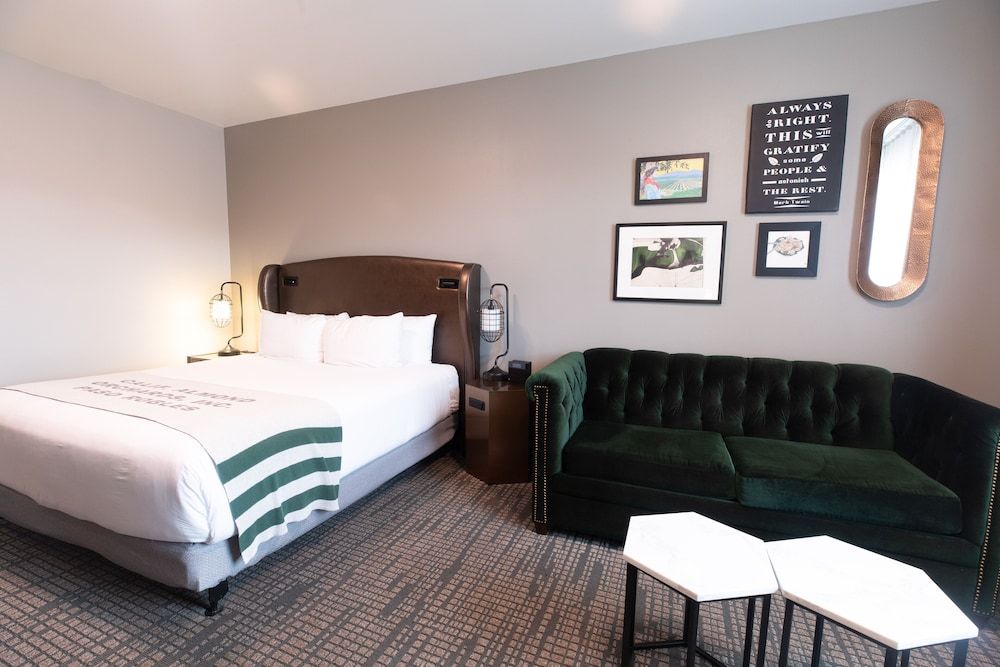 Oxford Suites Paso Robles King Suite Roll-In Shower 2