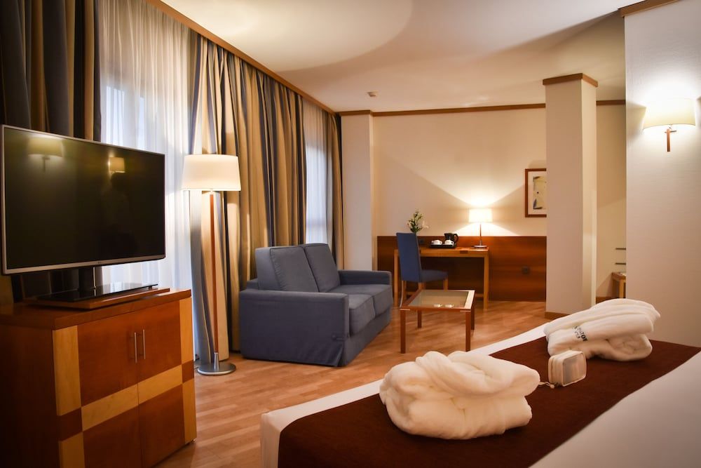 Senator Parque Central Hotel