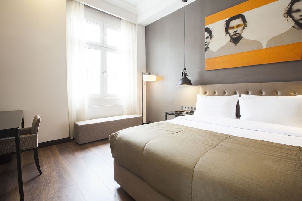Quentin XL Potsdamer Platz Hotel Classic Double Room, 1 King Bed