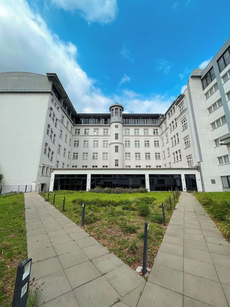 undefined Quentin XL Potsdamer Platz Hotel 8