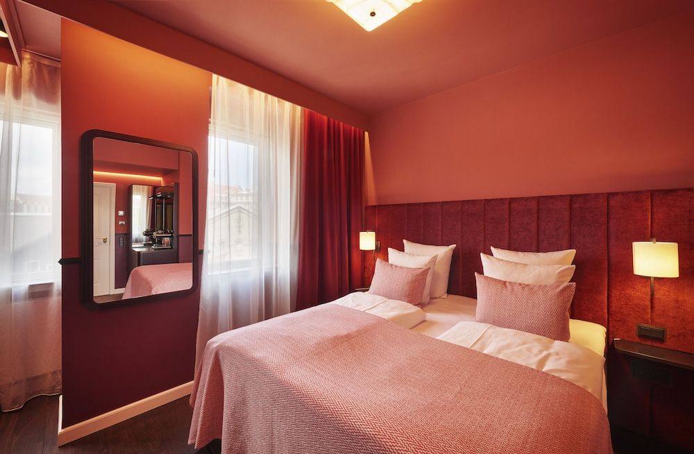 undefined WIDE Hotel 8