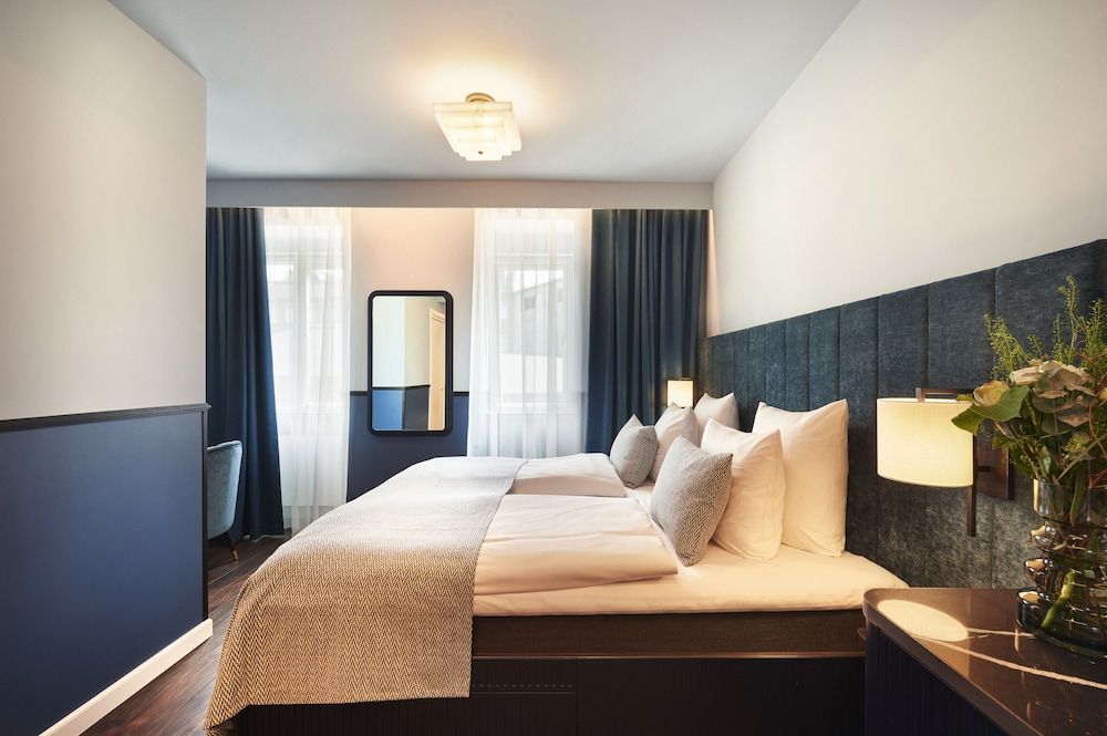 undefined WIDE Hotel 2