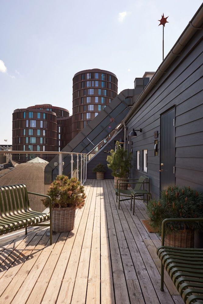 WIDE Hotel Penthouse Balcony 4