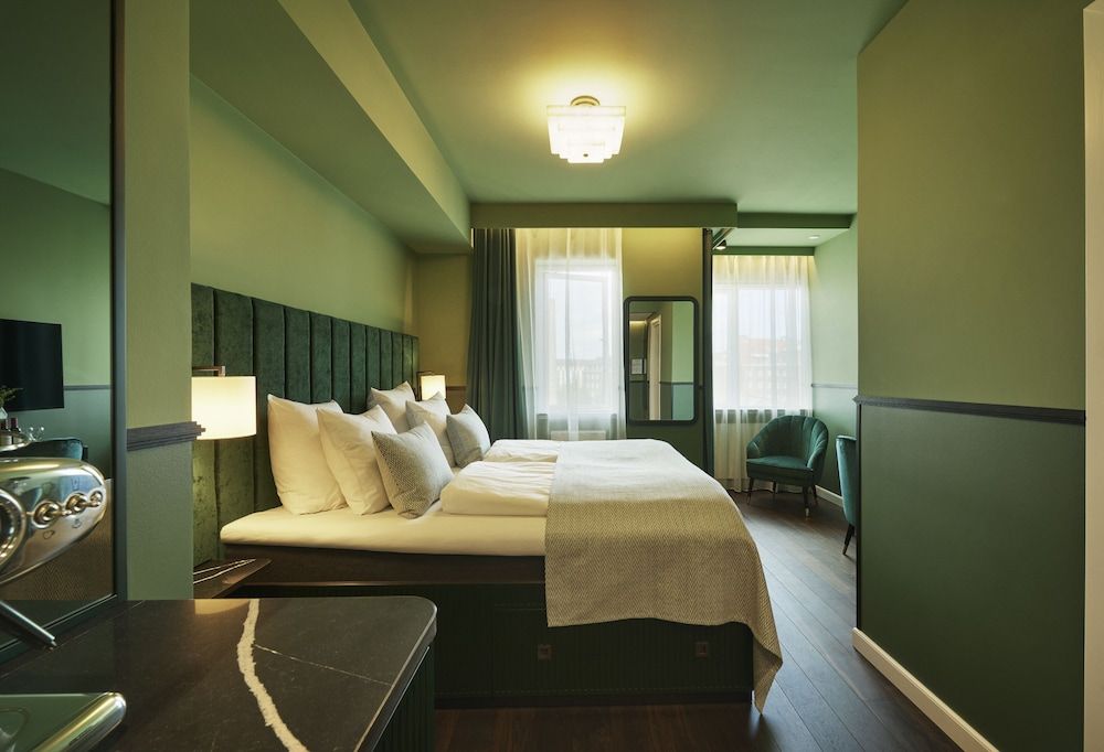 undefined WIDE Hotel 10