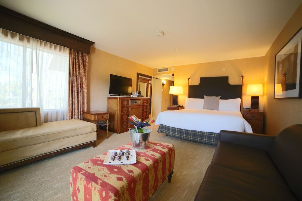 Suite, 1 King Bed, Balcony, Lakeside (SPA)