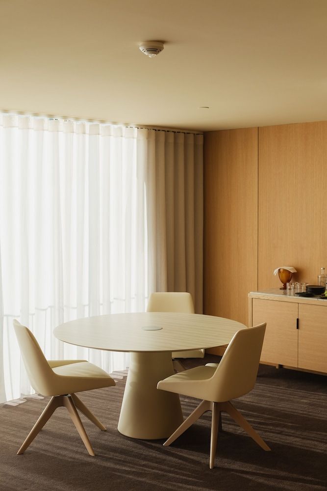 Executive Lounge