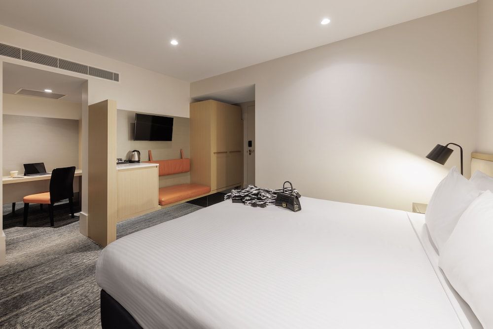 undefined Brady Hotels Central Melbourne 7