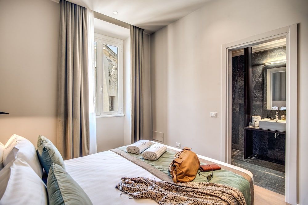 Hotel 77 Seventy-Seven Classic Room, 1 Double Bed, Annex Building (Via Agostino Depretis 70)